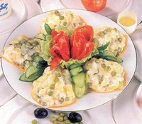 Iranische Hühnchensalat Salad Olviyeh